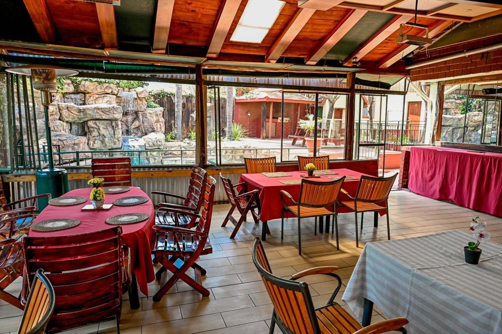 Tudor Lodge Guest House Johannesburg Esterno foto