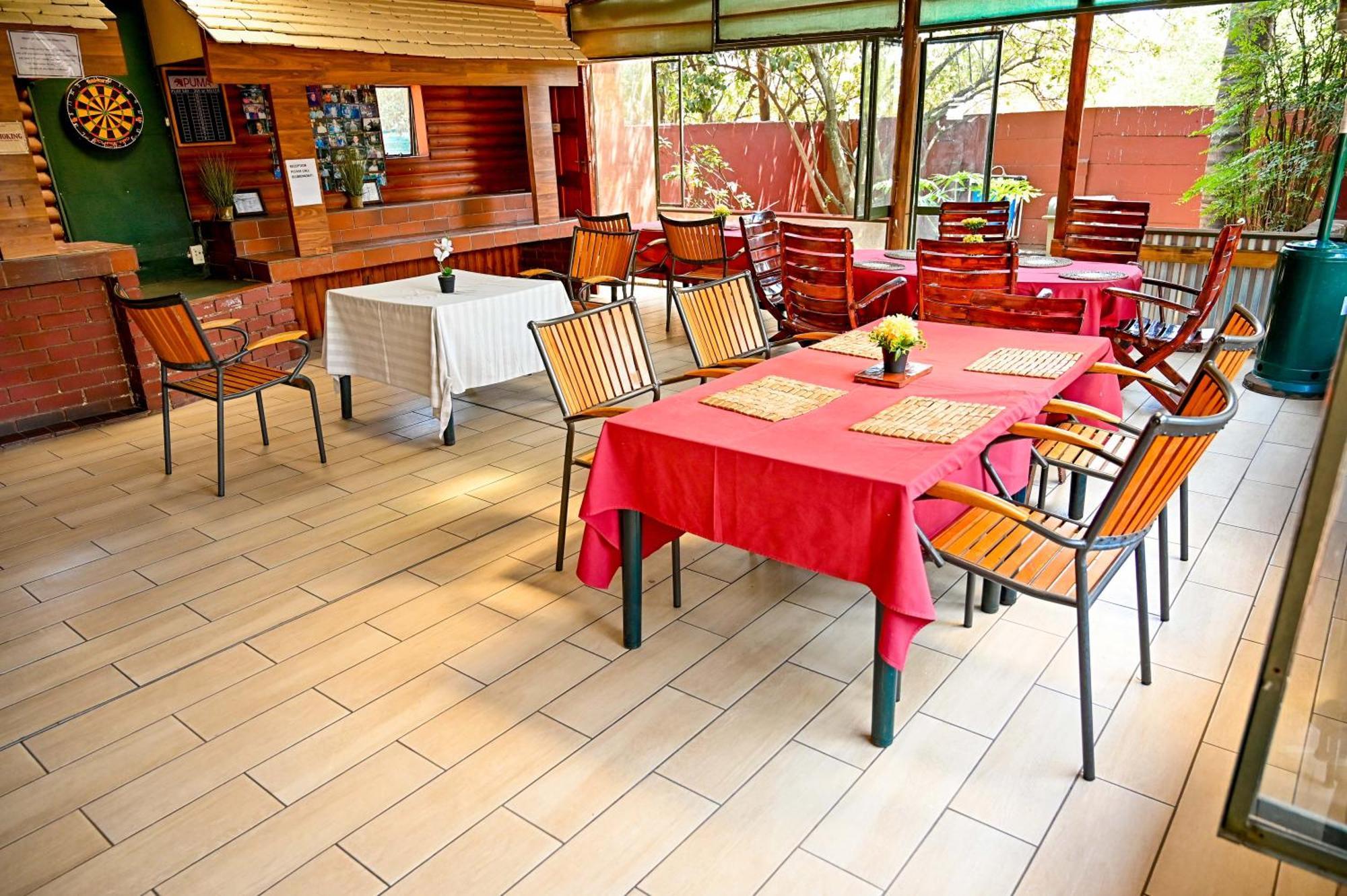 Tudor Lodge Guest House Johannesburg Esterno foto