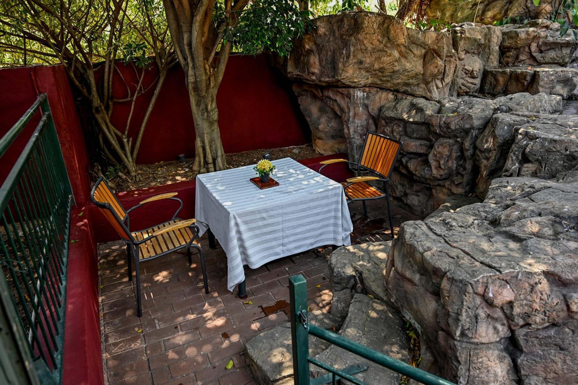 Tudor Lodge Guest House Johannesburg Esterno foto