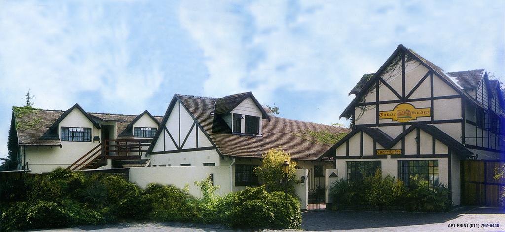 Tudor Lodge Guest House Johannesburg Esterno foto